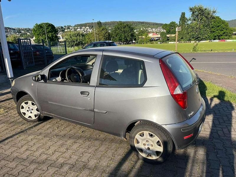 Gebraucht Fiat Punto Active 60 PS (44 kW) 2003 Grau Kleinwagen