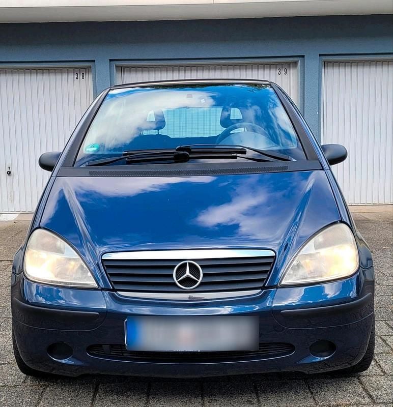 Blau Gebraucht 2002 Mercedes A140 Kleinwagen | 1.999 € - Bild 1/4