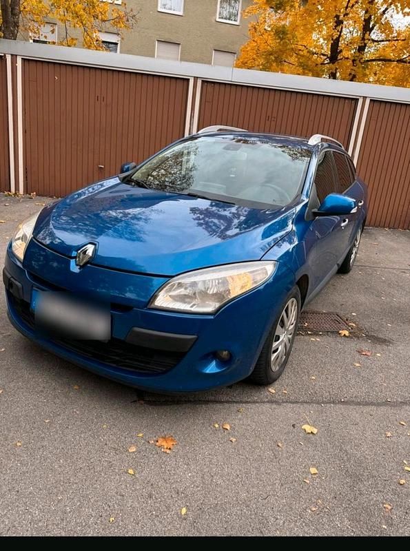 Blau Gebraucht 2009 Renault Mégane GrandTour Kombi | 2.900 € (Teuer) - Bild 1/4