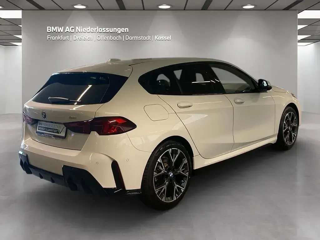 Gebraucht BMW 120 Shadowline 156 PS (114 kW) 2025 Weiß Kleinwagen