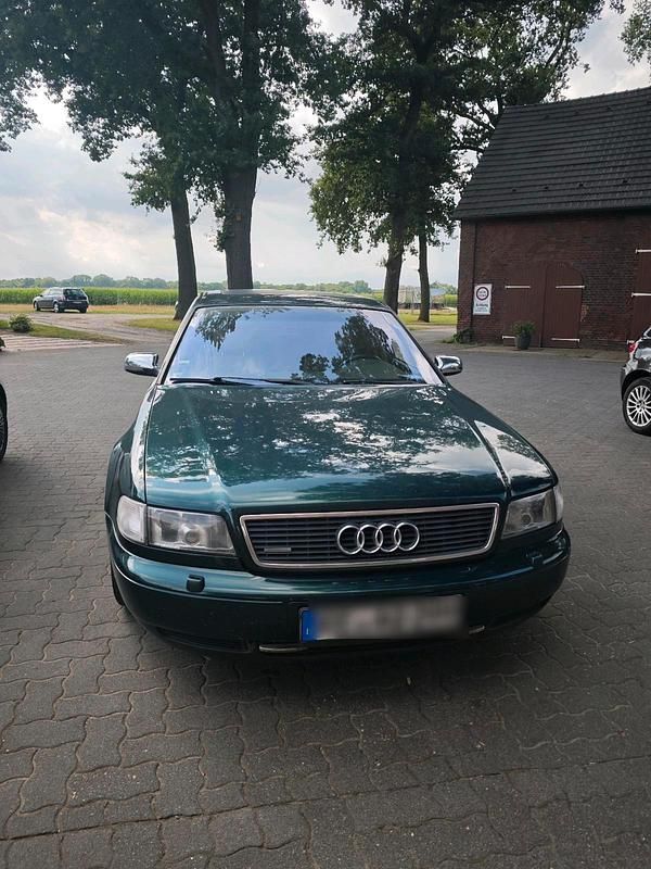 Grün Gebraucht 1998 Audi A8 Limousine | 2.200 € (Superpreis) - Bild 1/4