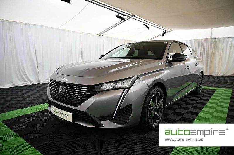 Grau Gebraucht 2024 Peugeot 308 SW Allure Kombi | 21.990 € - Bild 1/3