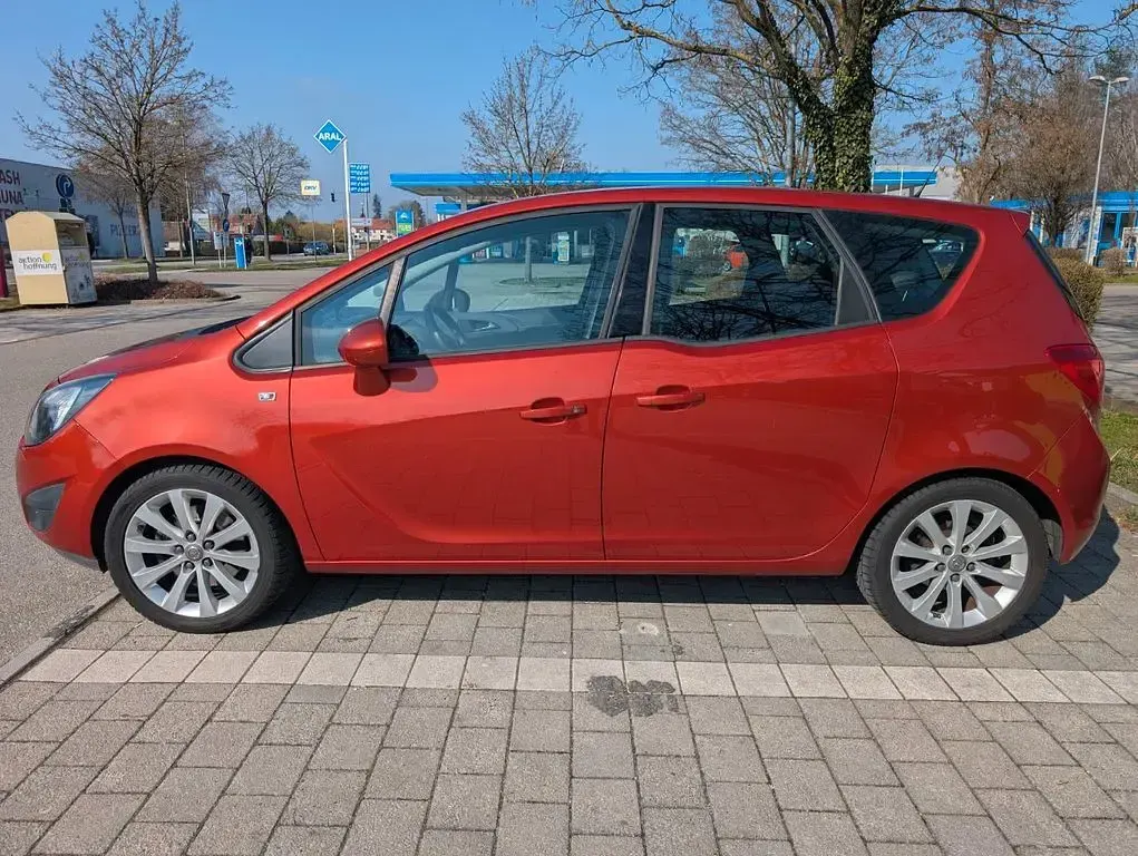 Gebraucht Opel Meriva 140 PS (102 kW) 2013 Rot Van / Kleinbus