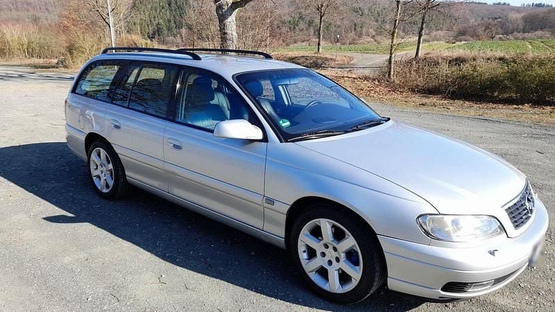 Gebraucht Opel Omega Executive 179 PS (131 kW) 2001 Silber Kombi