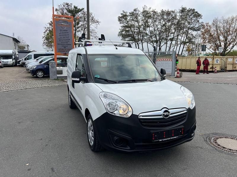Weiß Gebraucht 2018 Opel Combo Van / Kleinbus | 7.950 € (Superpreis) - Bild 1/4