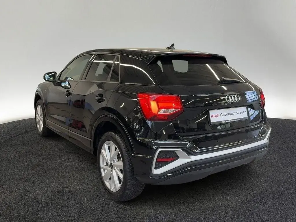 Gebraucht Audi Q2 S-Line 110 PS (80 kW) 2023 Mythosschwarz metallic SUV