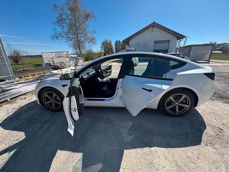 Usata Tesla Model 3 235 kW (320 CV) 2021 Bianco Berlina