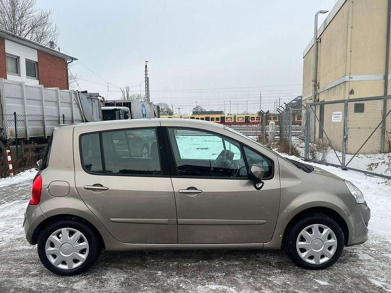 Używany Renault Modus Dynamique 111 KM (81 kW) 2010 Złoty Minivan