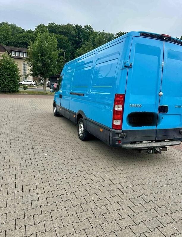 Gebraucht Iveco Daily 170 PS (125 kW) 2010 Blau Van / Kleinbus