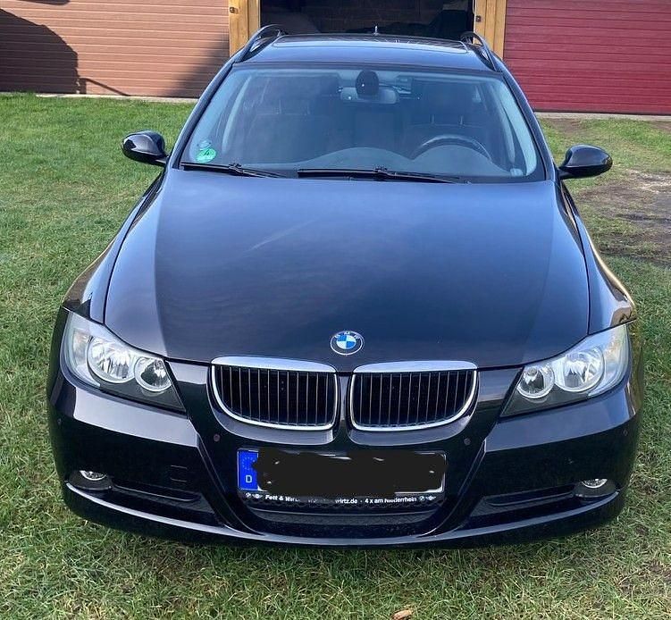 Gebraucht BMW 318 129 PS (94 kW) 2007 Schwarz Kombi