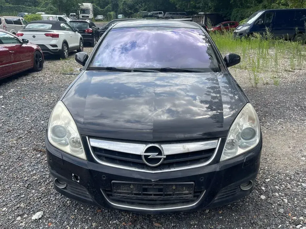 Gebraucht Opel Signum Edition 155 PS (114 kW) 2007 Schwarz Kleinwagen