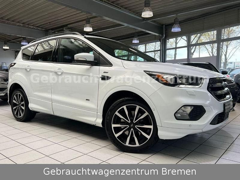 Weiß Gebraucht 2017 Ford Kuga ST-Line SUV | 15.990 € (Fairer Preis) - Bild 1/4