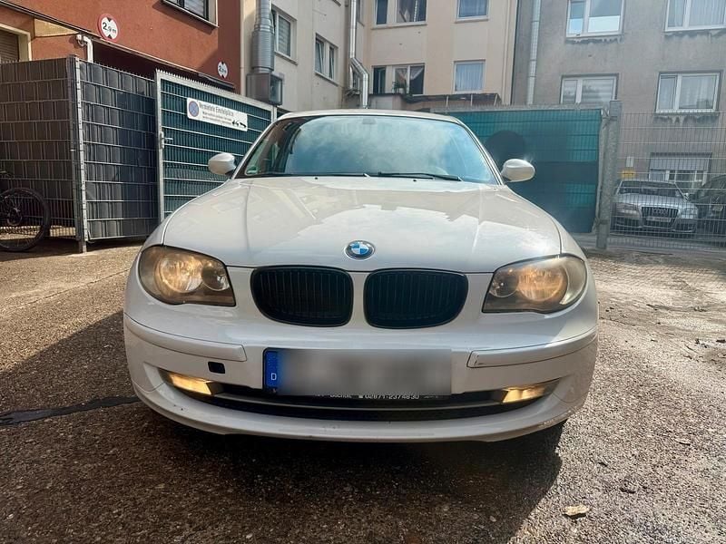 Weiß Gebraucht 2007 BMW 116 Kleinwagen | 1.300 € (Superpreis) - Bild 1/4