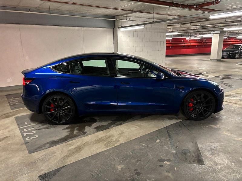Second-hand Tesla Model 3 Performance 377 kW (513 CP) 2021 Albastru Berlinǎ