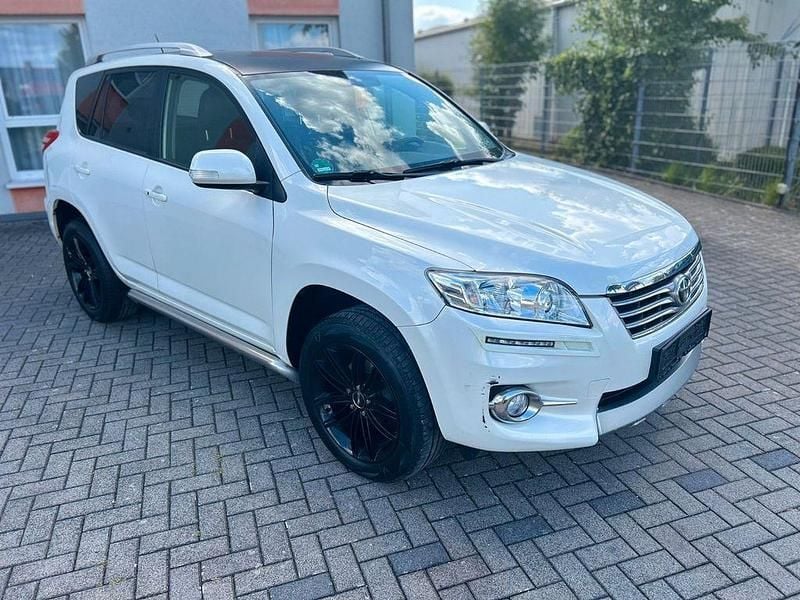 Weiß Gebraucht 2012 Toyota RAV4 Travel SUV | 7.500 € (Fairer Preis) - Bild 1/4