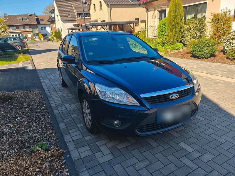 Gebraucht Ford Focus 101 PS (74 kW) 2011 Blau Limousine
