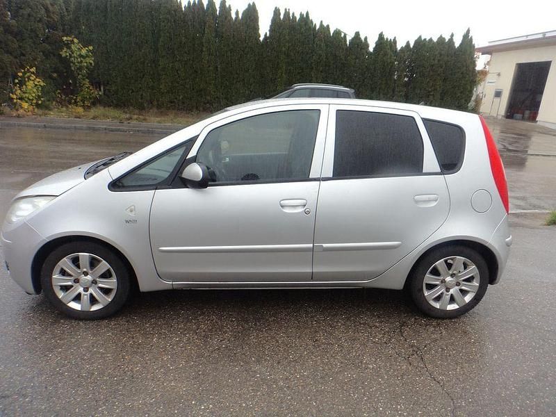 Gebraucht Mitsubishi Colt Motion 75 PS (55 kW) 2006 Silber Limousine