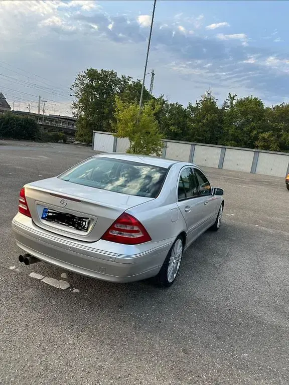 Gebraucht Mercedes 240 175 PS (128 kW) 2000 Silber Limousine