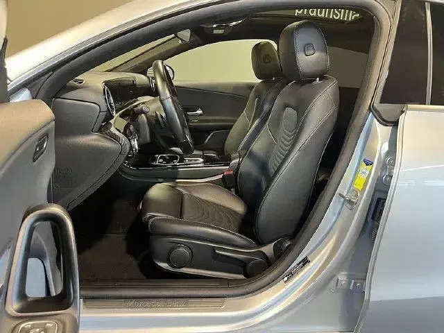 Gebraucht Mercedes CLA200 Shooting Brake 150 PS (110 kW) 2023 Kombi