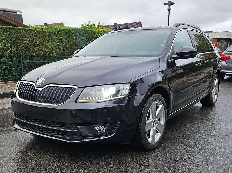 Cerna magic/black magic Gebraucht 2014 Skoda Octavia Elegance Kombi | 9.860 € (Guter Preis) - Bild 1/4
