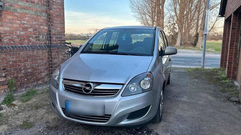 Gebraucht Opel Zafira 110 PS (80 kW) 2011 Silber Van / Kleinbus