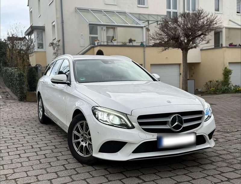 Gebraucht Mercedes C220 194 PS (142 kW) 2019 Weiß Kombi