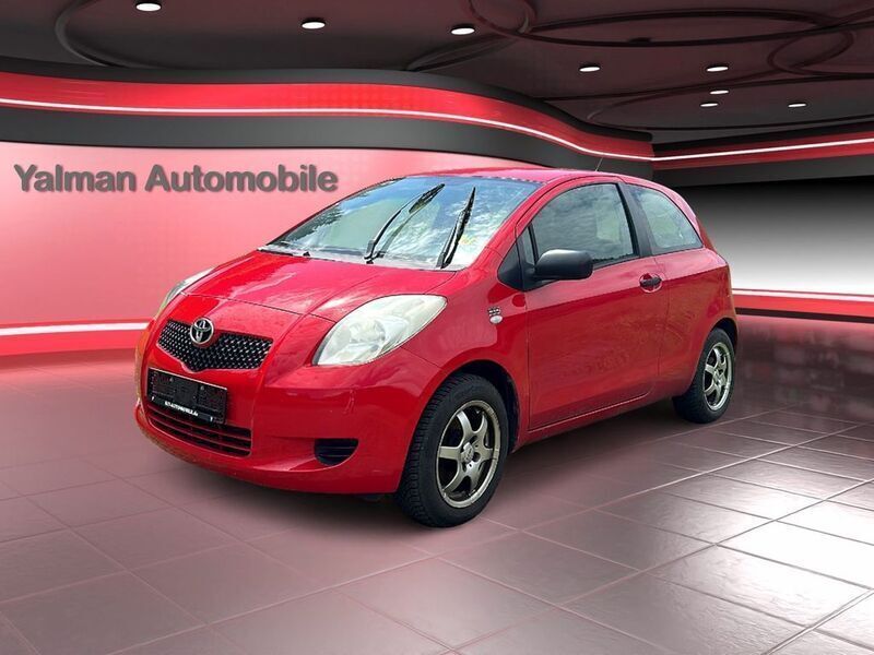 Rot Gebraucht 2008 Toyota Yaris Cool Limousine | 1.990 € (Superpreis) - Bild 1/4