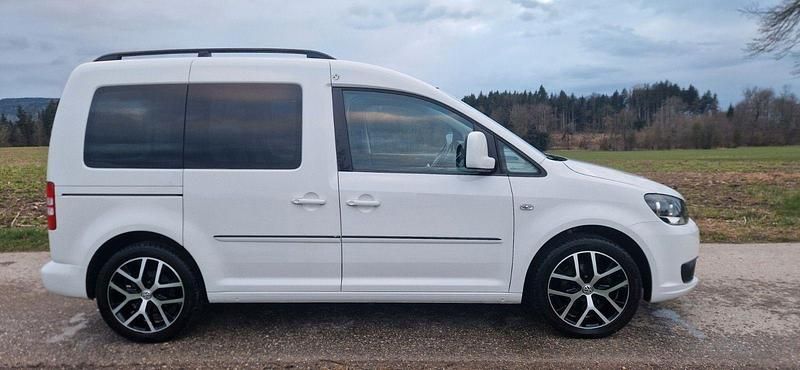 Gebraucht VW Caddy Edition 102 PS (75 kW) 2015 Weiß Van / Kleinbus