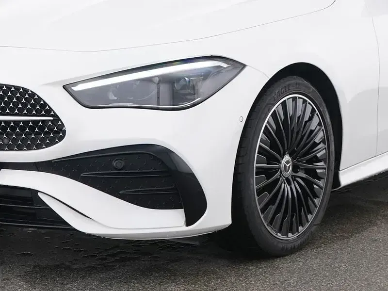 Gebraucht Mercedes CLE200 AMG 204 PS (150 kW) 2025 Weiß Cabrio