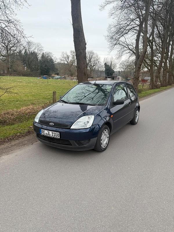 Blau Gebraucht 2003 Ford Fiesta Kleinwagen | 1.200 € (Fairer Preis) - Bild 1/4