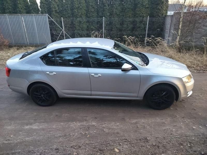 Używany Skoda Octavia Ambition 105 KM (77 kW) 2014 Srebrny Hatchback