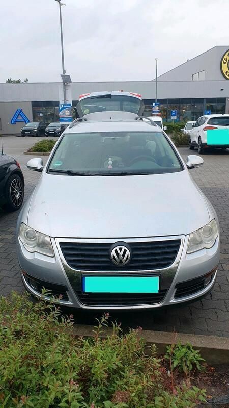 Grau Gebraucht 2008 VW Passat Kombi | 3.500 € (Fairer Preis) - Bild 1/4