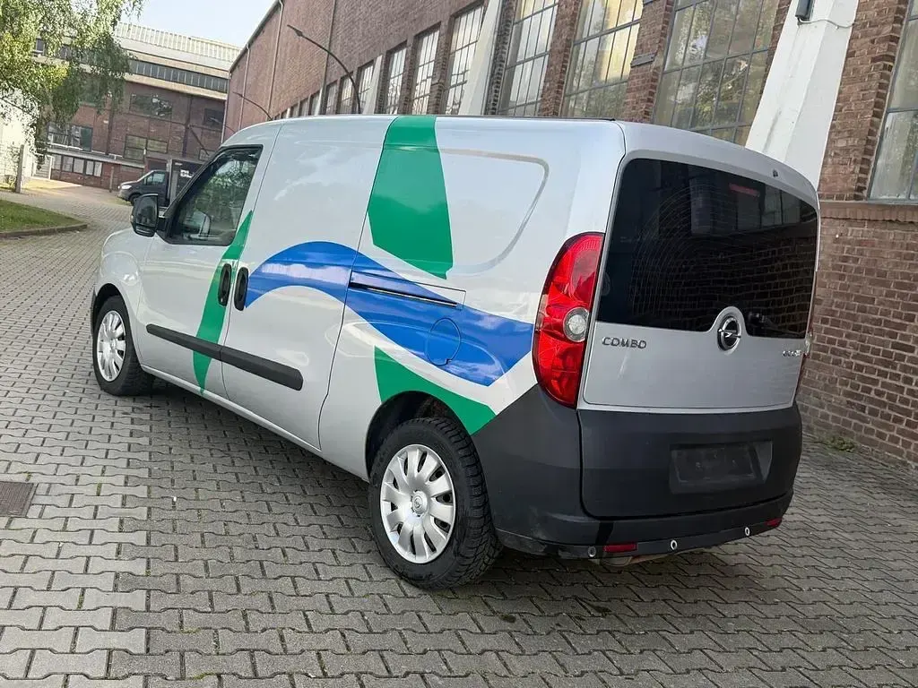 Gebraucht Opel Combo 120 PS (88 kW) 2016 Silber Van / Kleinbus