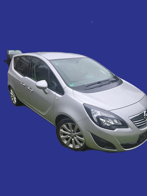 Silber Gebraucht 2012 Opel Meriva Innovation Van / Kleinbus | 4.950 € (Fairer Preis) - Bild 1/4