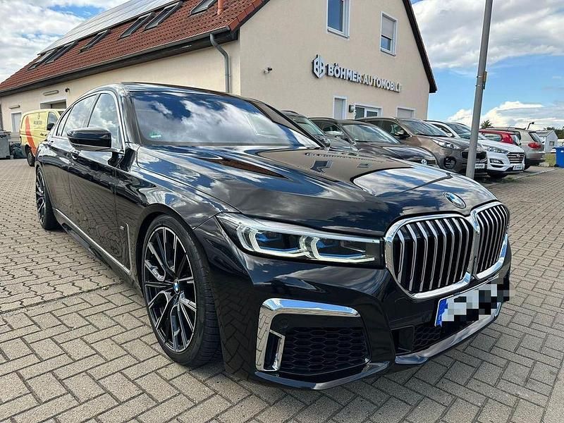 Schwarz Gebraucht 2020 BMW 730L Executive Limousine | 49.990 € (Etwas zu teuer) - Bild 1/4