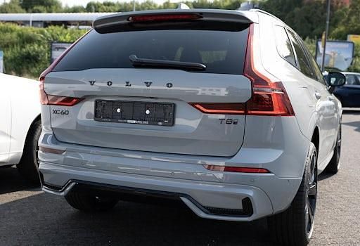 Neu Volvo XC60 Plus 455 PS (334 kW) 2025 Grau SUV