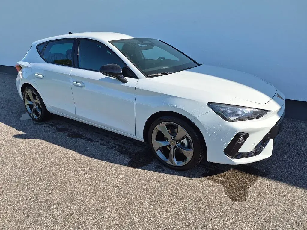 Neu Cupra Leon 150 PS (110 kW) 2026 Weiß Limousine