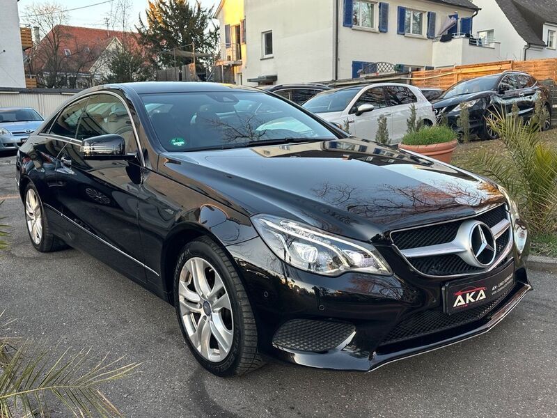 Schwarz Gebraucht 2013 Mercedes E200 Coupé | 17.550 € (Fairer Preis) - Bild 1/4