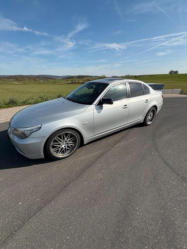 Gebraucht BMW 525 197 PS (144 kW) 2009 Grau Limousine