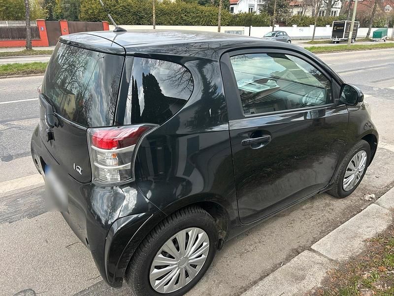 Gebraucht Toyota iQ 98 PS (72 kW) 2009 Schwarz Kleinwagen