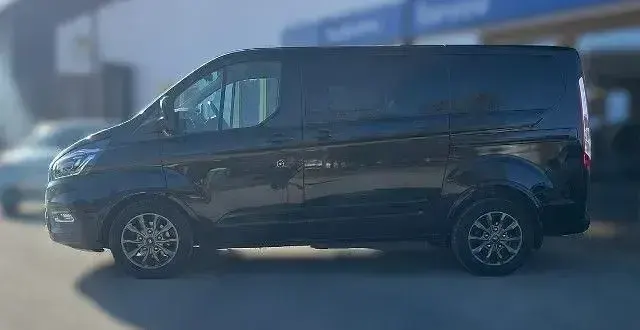 Gebraucht Ford Tourneo Custom Titanium 185 PS (136 kW) 2020 Schwarz Van
