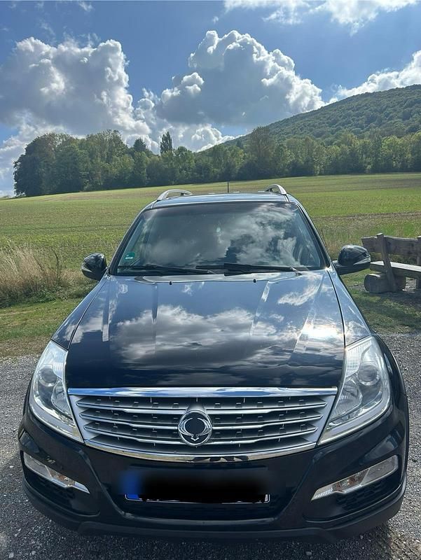 Schwarz Gebraucht 2014 Ssangyong Rexton SUV | 8.999 € (Fairer Preis) - Bild 1/4