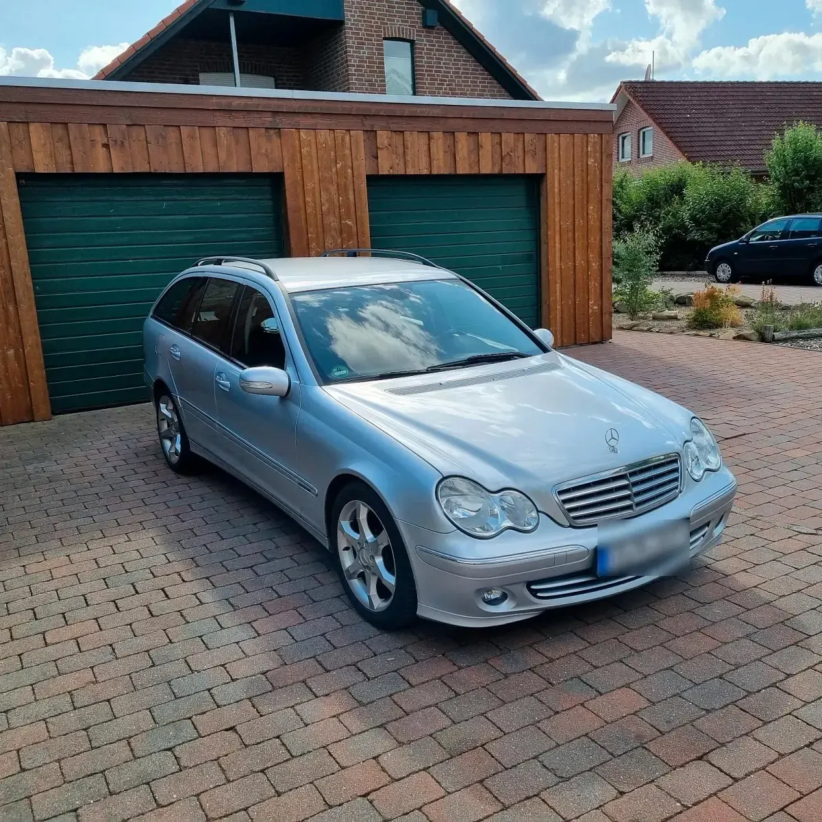 Gebraucht Mercedes C220 Elegance 150 PS (110 kW) 2006 Silber Kombi
