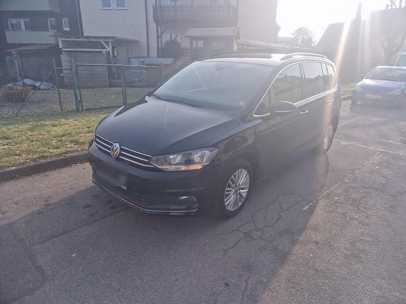 Schwarz Gebraucht 2019 VW Touran Van / Kleinbus | 16.000 € - Bild 1/4