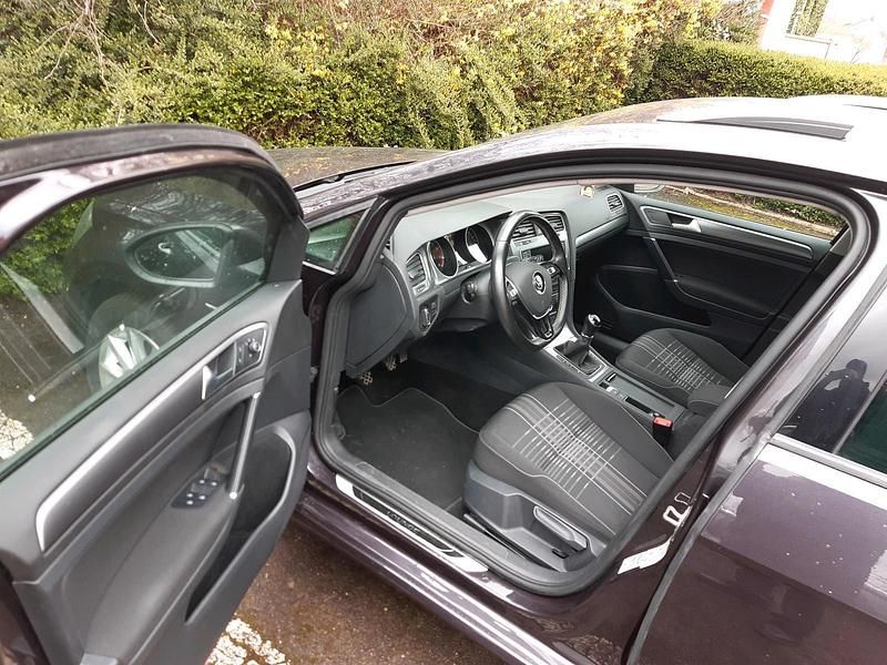 Gebraucht VW Golf VII 110 PS (80 kW) 2016 Andere farben Limousine