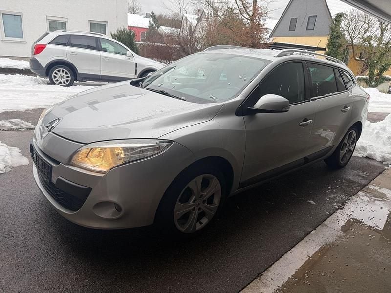 Silber Gebraucht 2010 Renault Mégane GrandTour Kombi | 1.800 € (Superpreis) - Bild 1/4