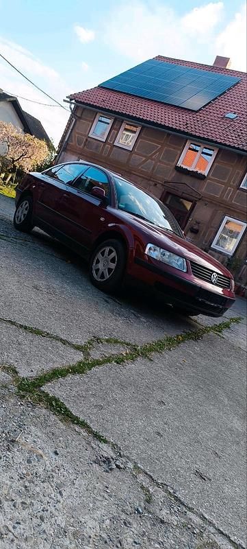 Gebraucht VW Passat 101 PS (74 kW) 1997 Rot Limousine