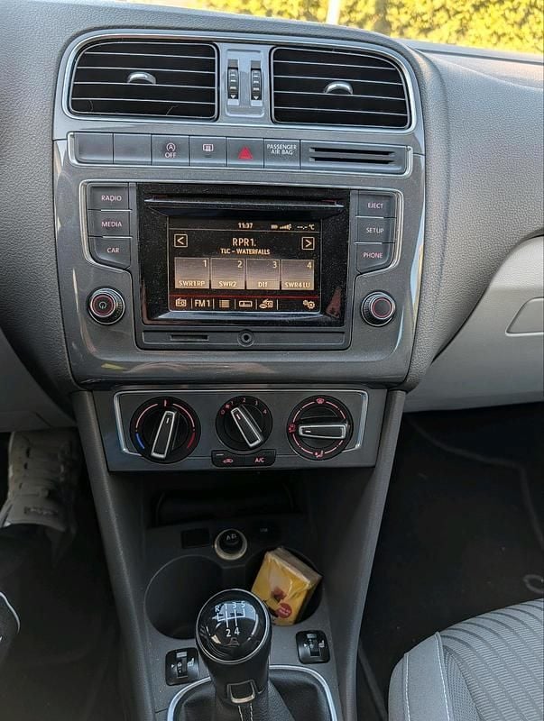 Gebraucht VW Polo 90 PS (66 kW) 2014 Schwarz Kleinwagen