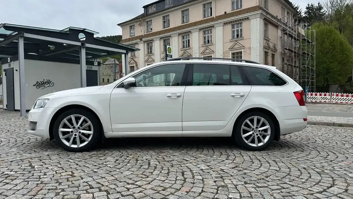 Gebraucht Skoda Octavia 179 PS (131 kW) 2014 Weiß Kombi