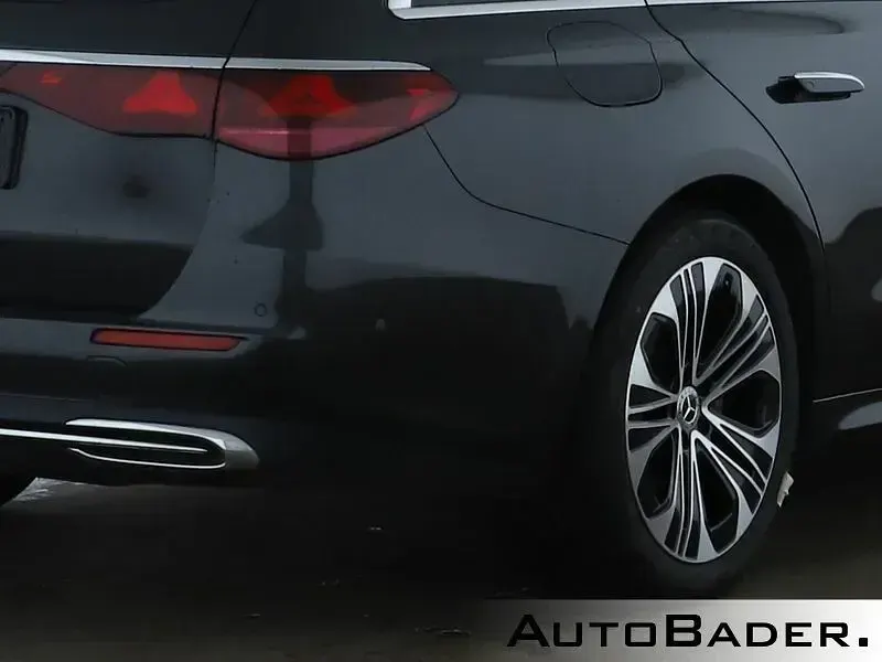 Gebraucht Mercedes E200 Advanced 204 PS (150 kW) 2023 Grau Limousine